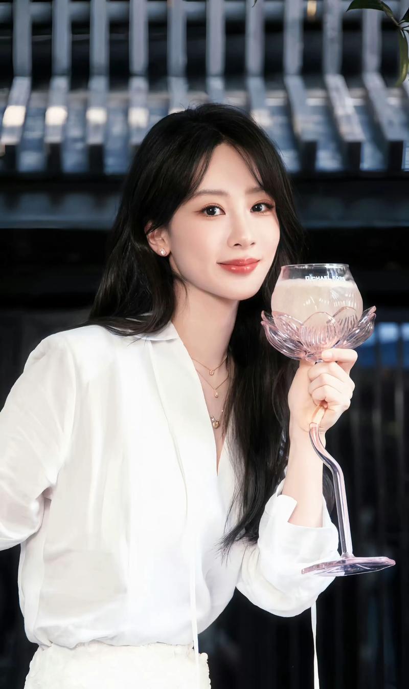 杨紫娱乐小说_重生娱乐圈之杨紫_重生圈杨紫娱乐圈小说