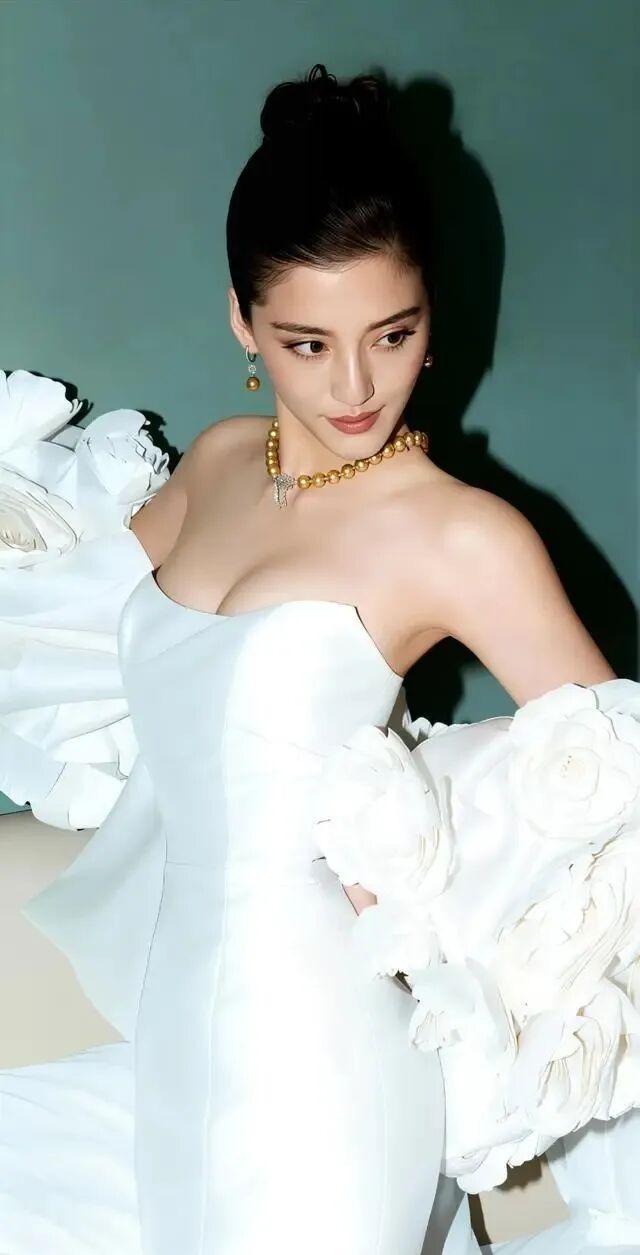 香港旧女明星_香港女明星多元化发展_新生代女艺人商业头脑